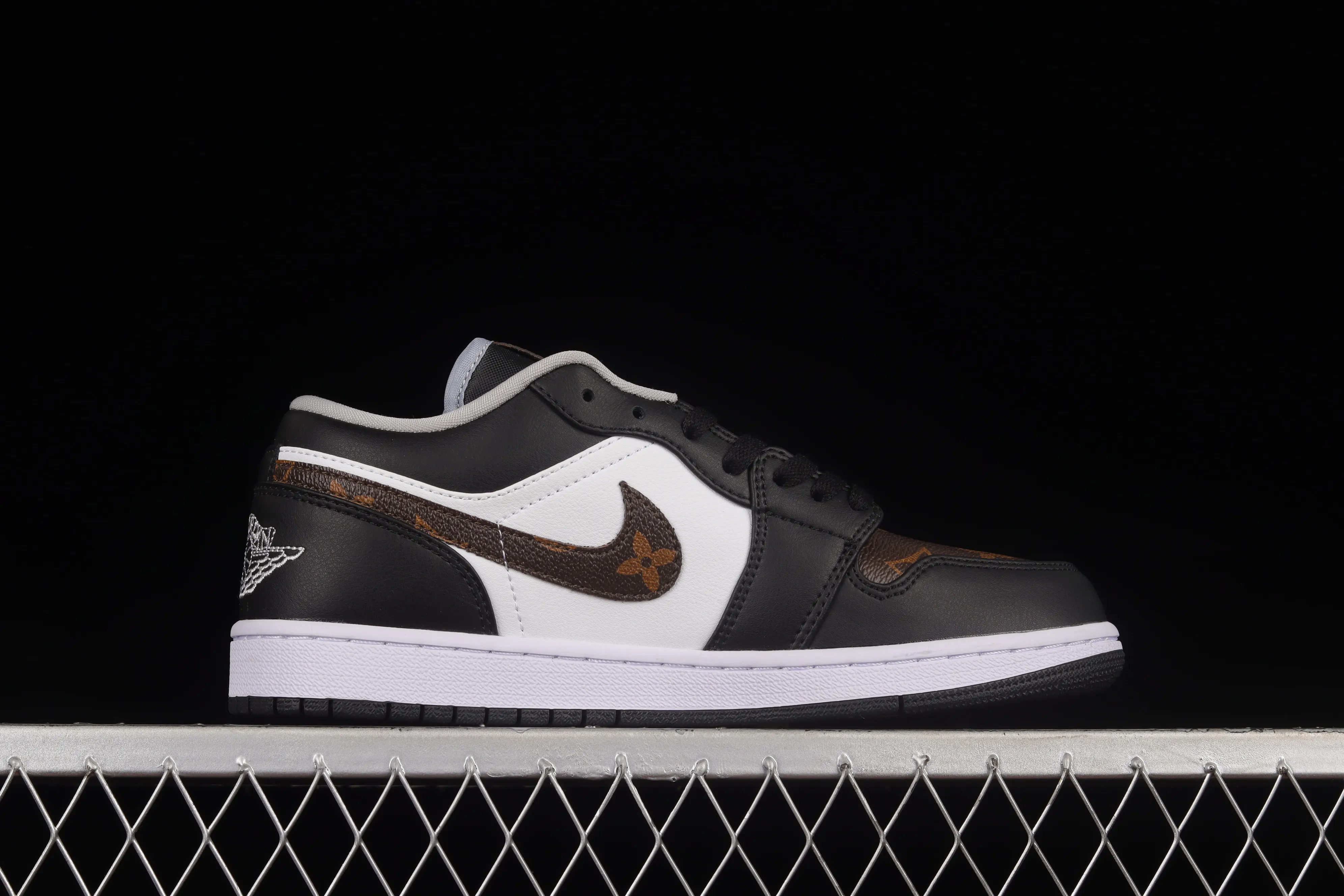 All categories Air Jordan Jordan series basketball shoes Air Jordan 1 Low Donkey brand x Air Jordan 1 AJ1 Joe 1 customized version low-top retro culture basketball shoes 553558-039